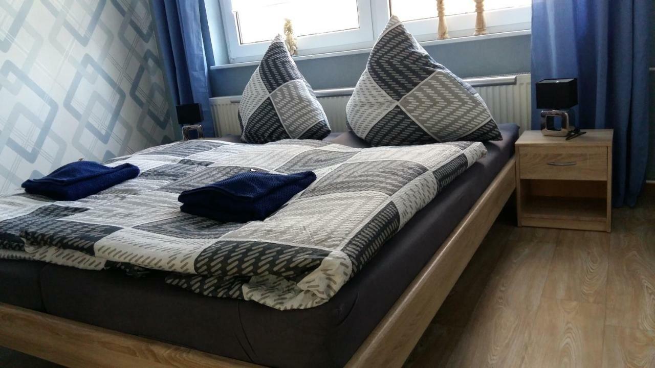 Ferienwohnung "Am Schlosspark" Neetzow Luaran gambar